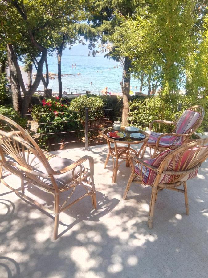 Apartmani "Ostro" Crikvenica クラリェヴィツァ エクステリア 写真