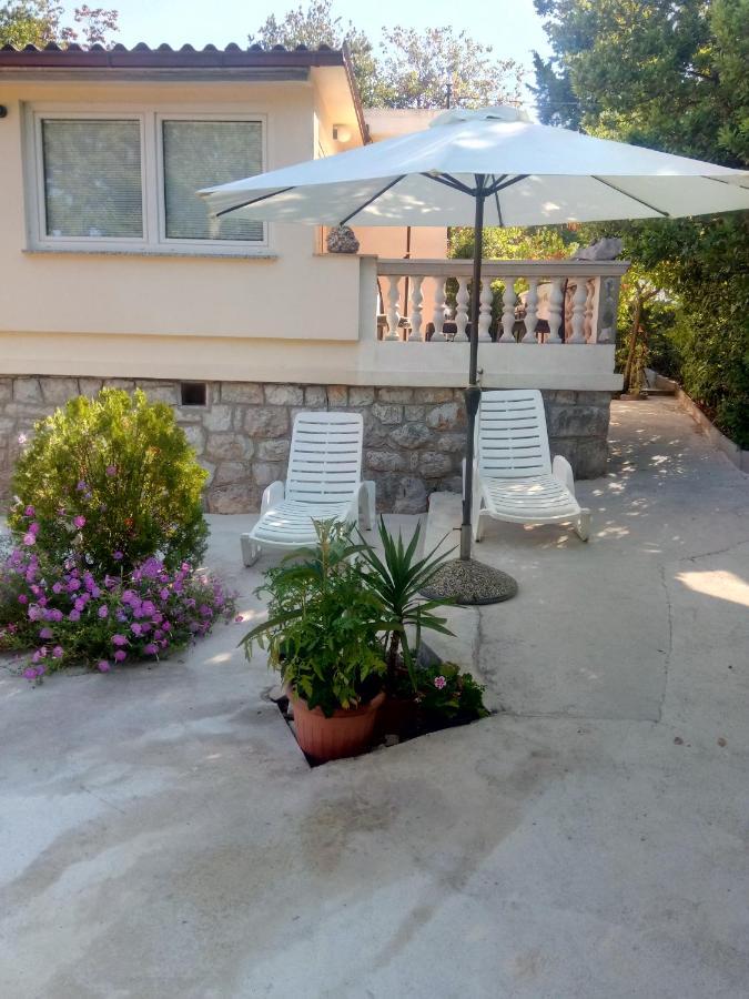 Apartmani "Ostro" Crikvenica クラリェヴィツァ エクステリア 写真