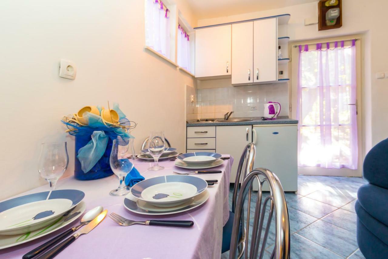 Apartmani "Ostro" Crikvenica クラリェヴィツァ エクステリア 写真
