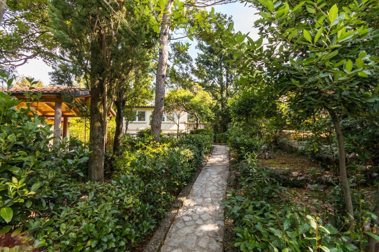 Apartmani "Ostro" Crikvenica クラリェヴィツァ エクステリア 写真