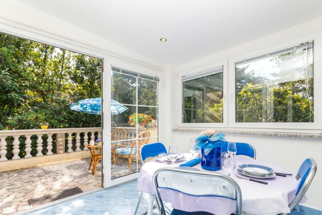 Apartmani "Ostro" Crikvenica クラリェヴィツァ エクステリア 写真