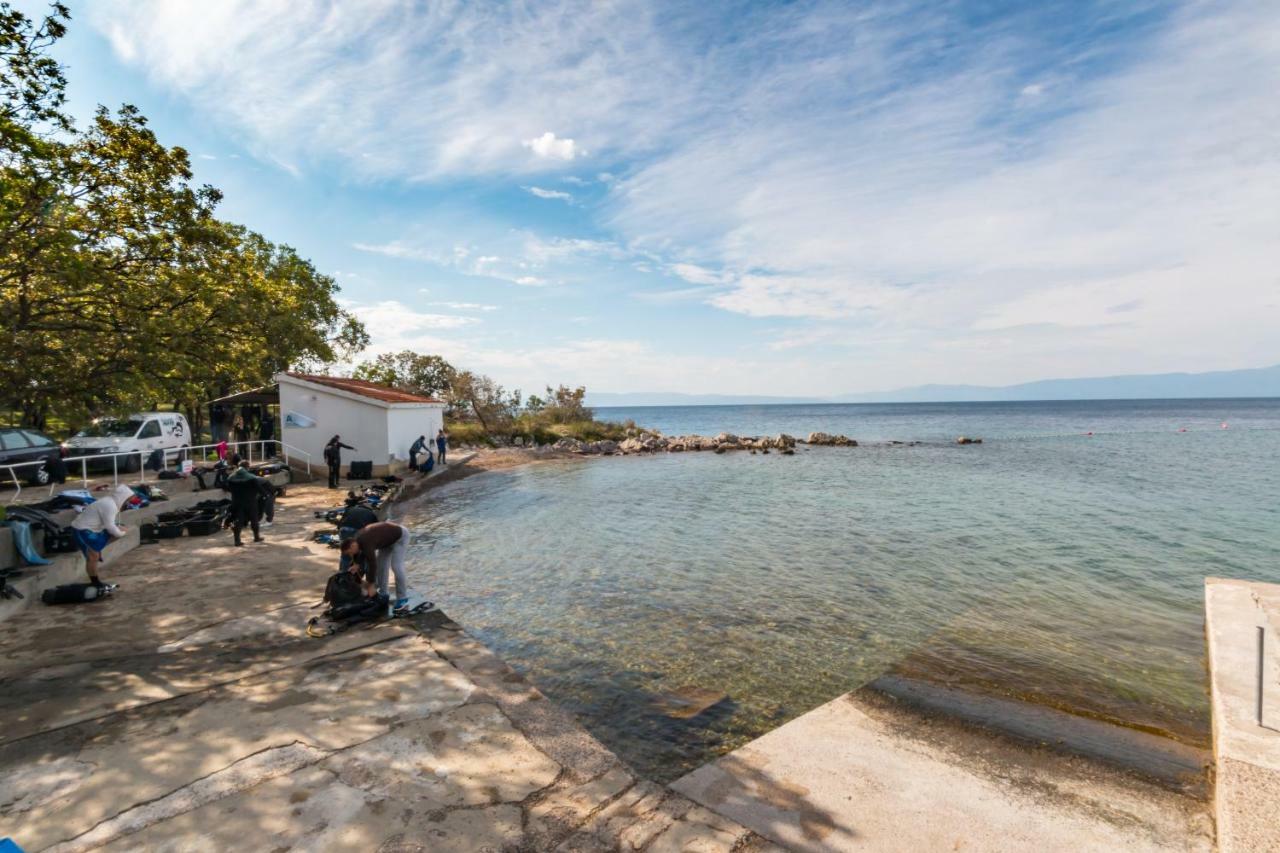 Apartmani "Ostro" Crikvenica クラリェヴィツァ エクステリア 写真